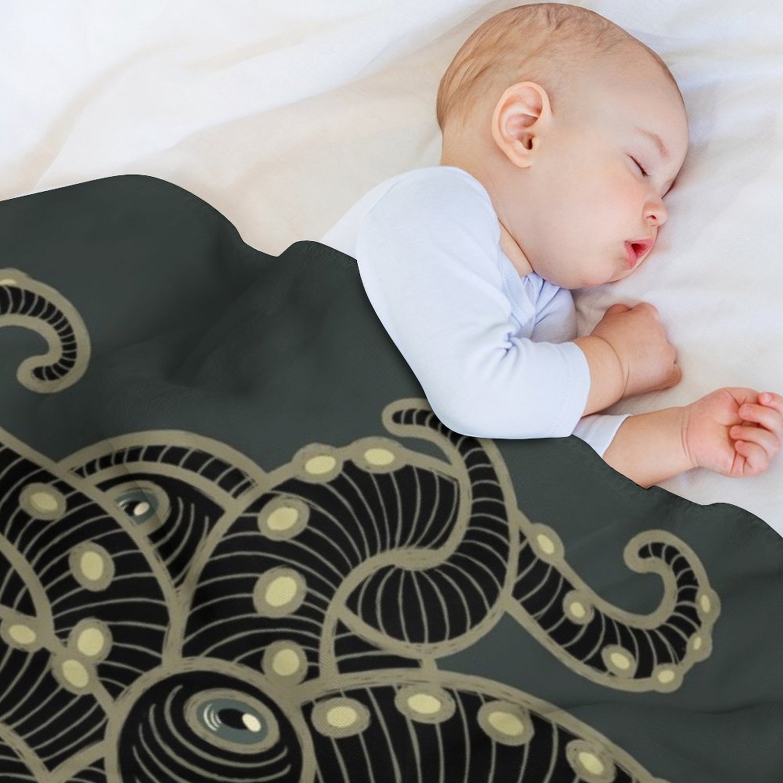 Cthulhu Lifestyle Throw Blanke - Luxury Lifestyle Travel review and price